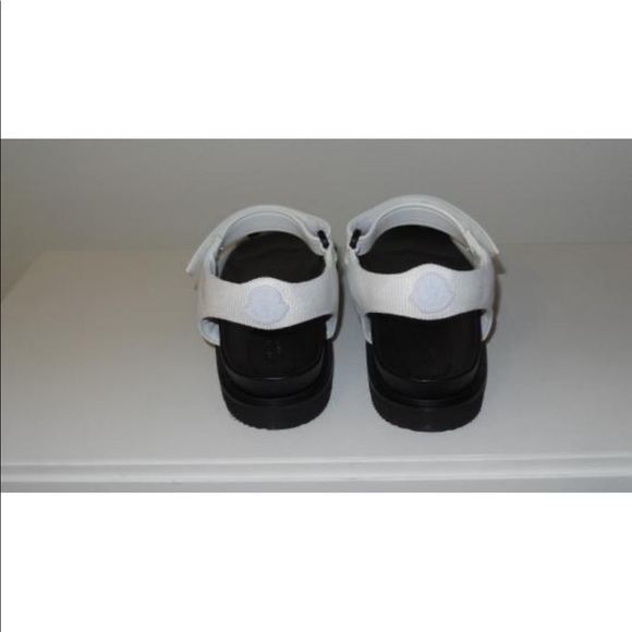 MONCLER TOUCH-STRAP WHITE FLAT SANDALS - Picture 7 of 9